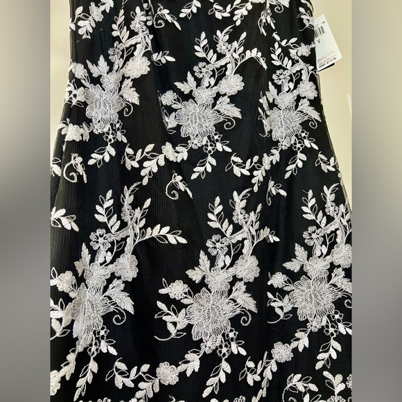 NWT Ralph Lauren embroidered black white floral sleeveless dress zip back size 2 - Picture 3 of 12